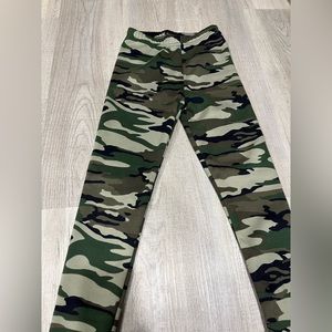 “Just cozy” army leggings xs